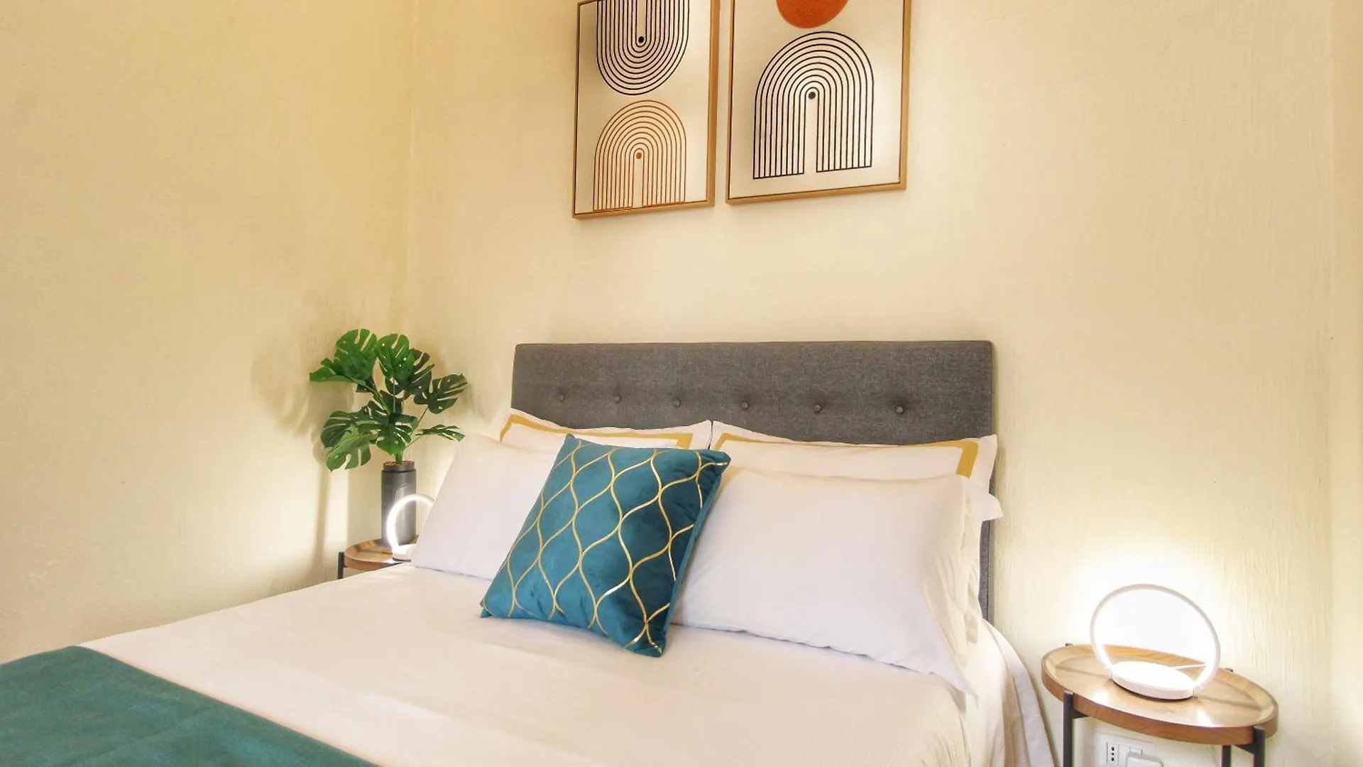 Lovely 2 Bedroom Apartment By Yourhost Rome