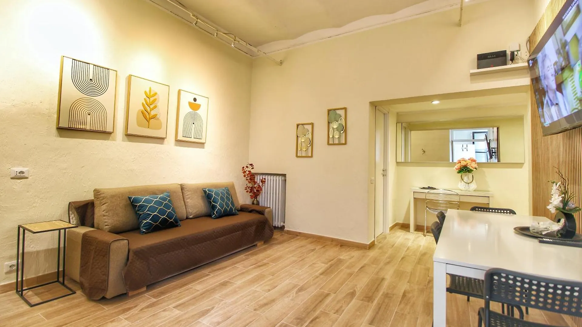 Lovely 2 Bedroom Apartment By Yourhost Rome